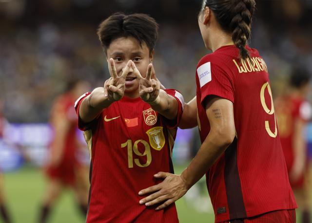 张琳艳点球绝平！中国女足半决赛险胜澳大利亚