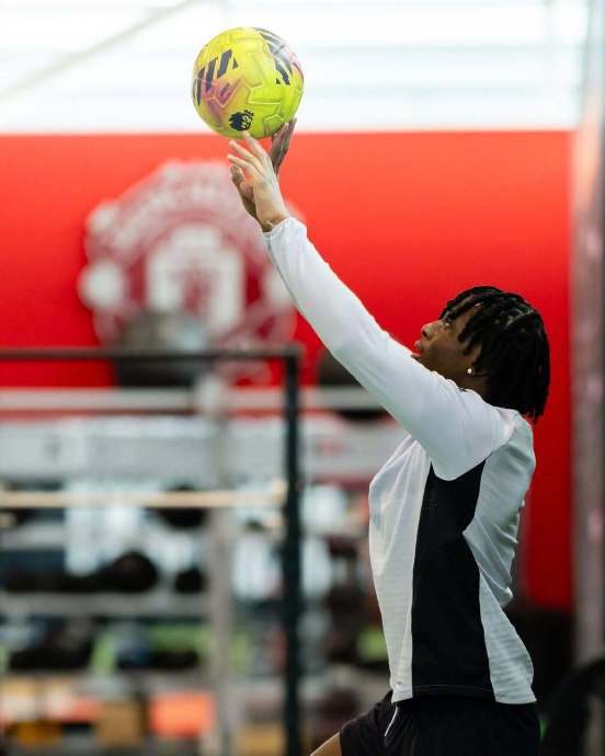 曼联双星加速康复训练备战新赛季