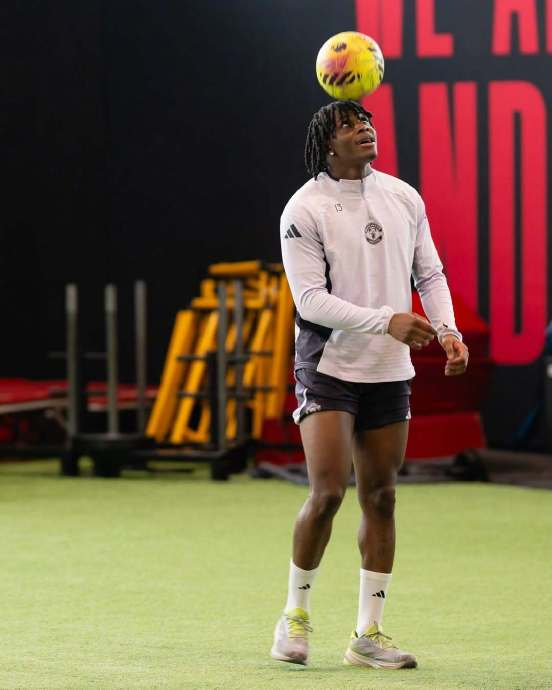 曼联双星加速康复训练备战新赛季