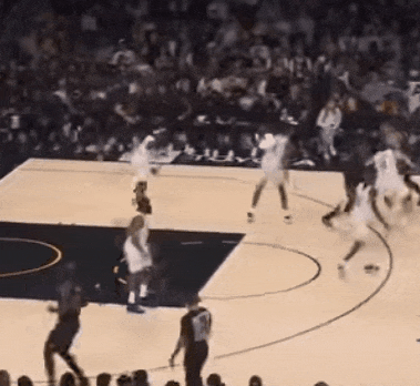 湖人逆转骑士勒布朗胜场登顶历史第一