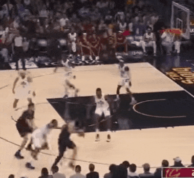 湖人逆转骑士勒布朗胜场登顶历史第一