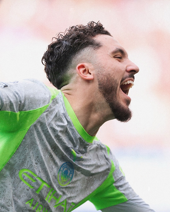 谢尔基英超赛场上演魔法时刻