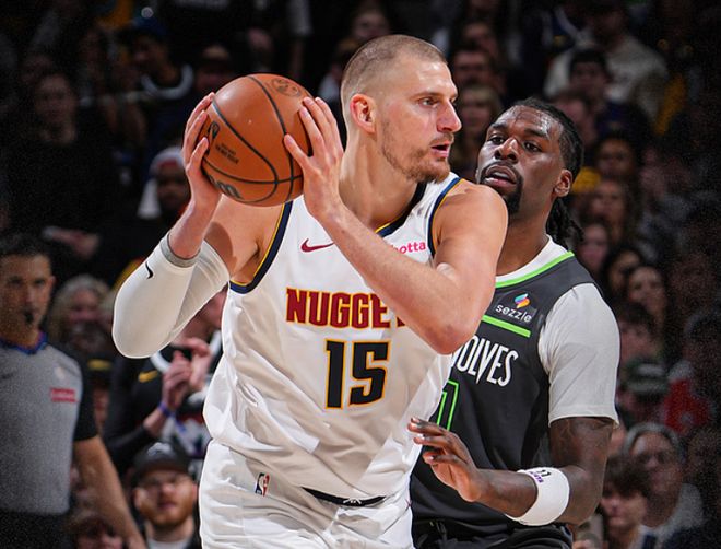 约基奇三双率队逆转森林狼 掘金季后赛首胜