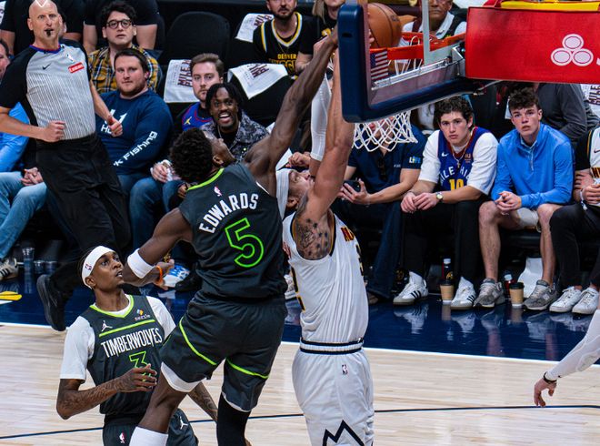 约基奇三双率队逆转森林狼 掘金季后赛首胜